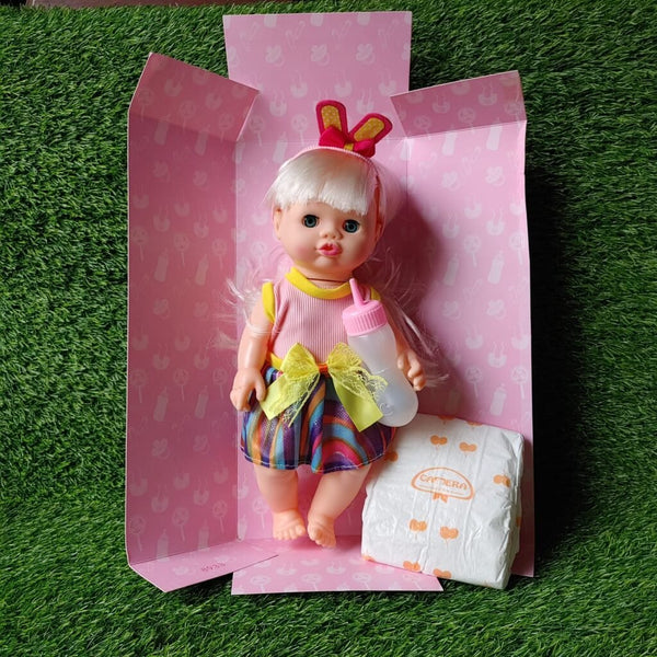 Cute Baby Girl With Feeder And Pamper - MT8933 - Planet Junior